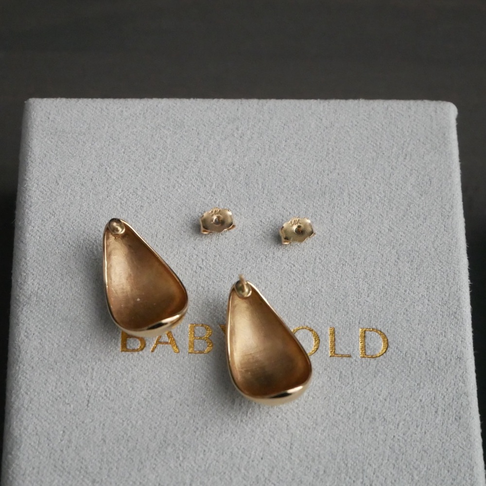 14k Solid Yellow Gold Puff Statement Earrings - image 4